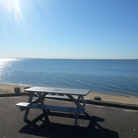 Bay Breeze Inn South Jamesport Esterno foto