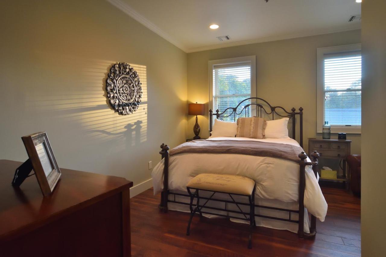 Bay Breeze Inn South Jamesport Esterno foto