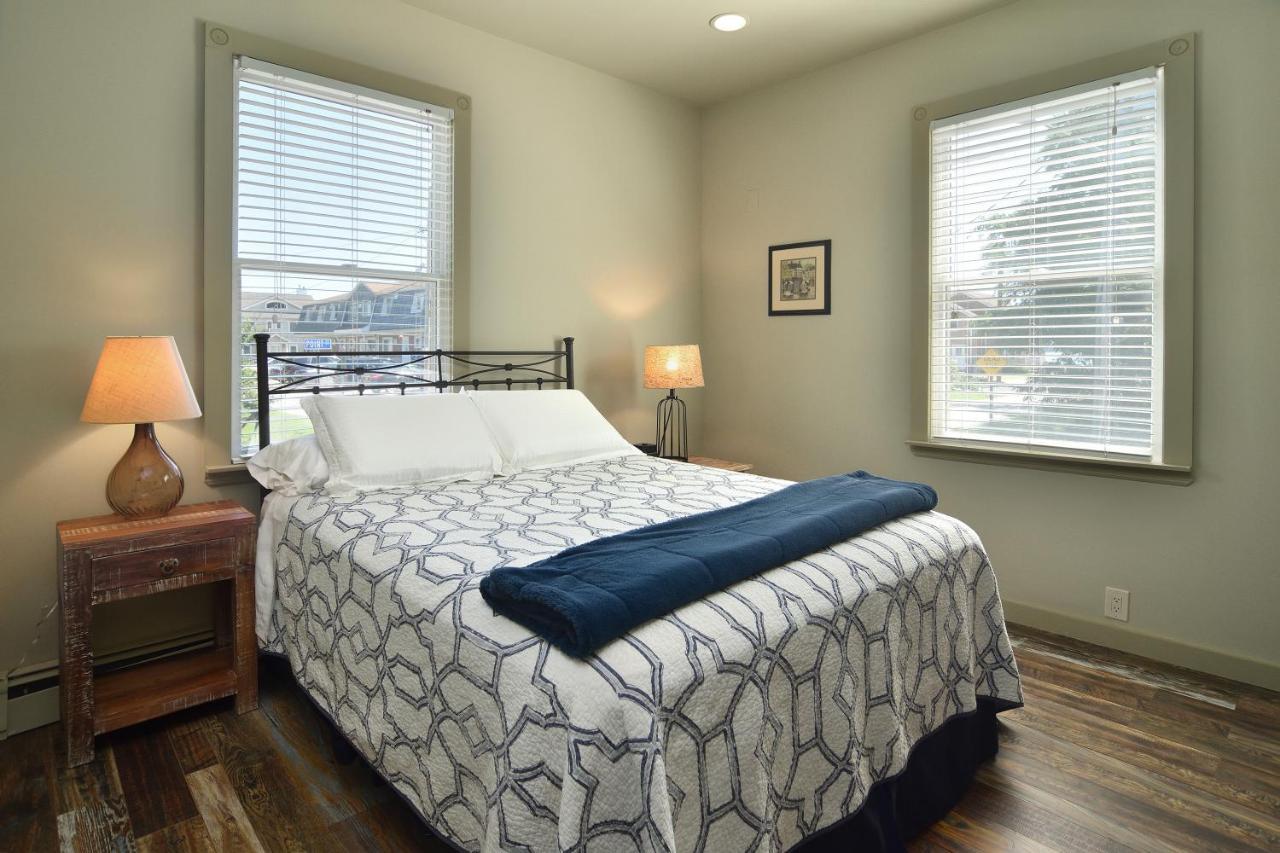 Bay Breeze Inn South Jamesport Esterno foto