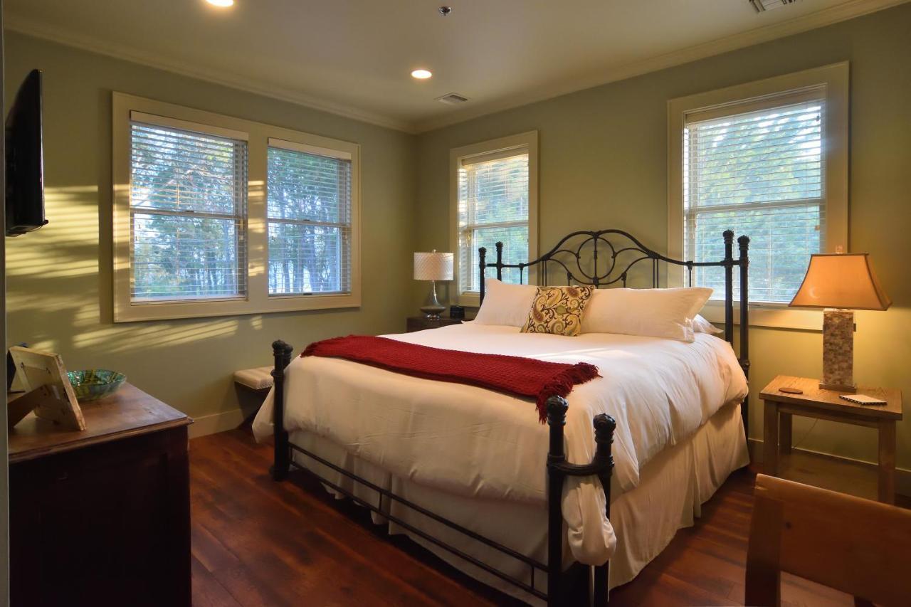 Bay Breeze Inn South Jamesport Esterno foto