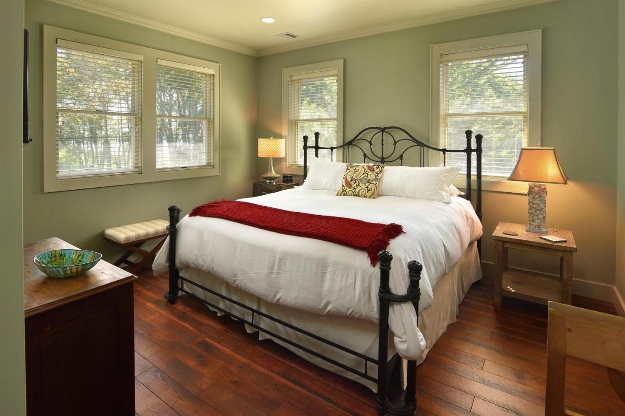 Bay Breeze Inn South Jamesport Esterno foto