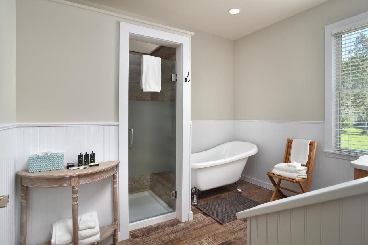 Bay Breeze Inn South Jamesport Esterno foto