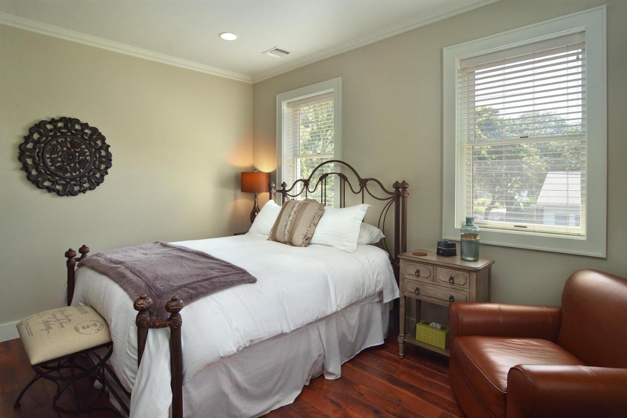 Bay Breeze Inn South Jamesport Esterno foto