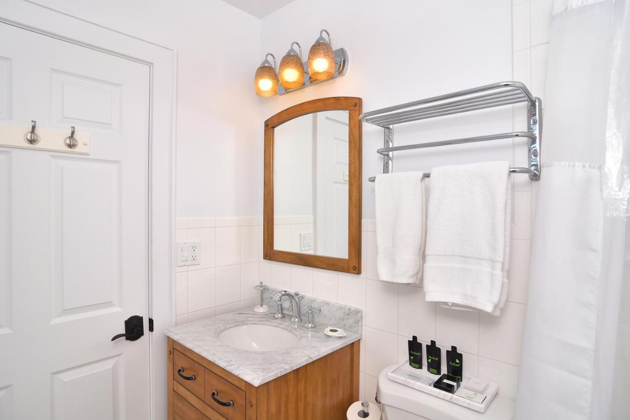 Bay Breeze Inn South Jamesport Esterno foto