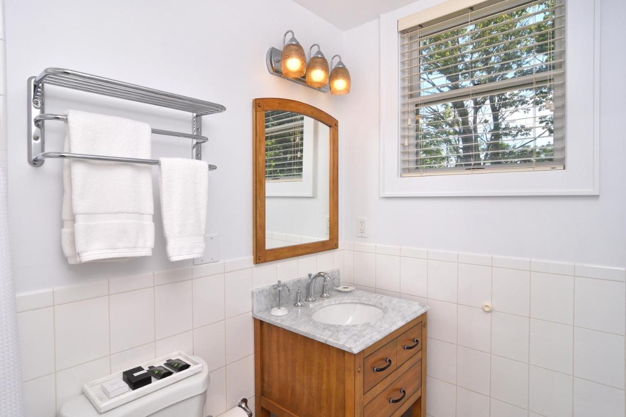 Bay Breeze Inn South Jamesport Esterno foto